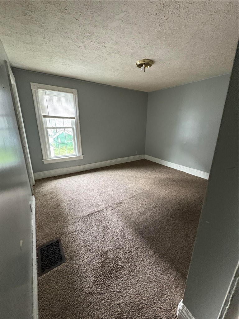 396-398 Ravine Avenue Rochester, NY 14613 - Photo 19 of 39 396 Back Bedroom 3