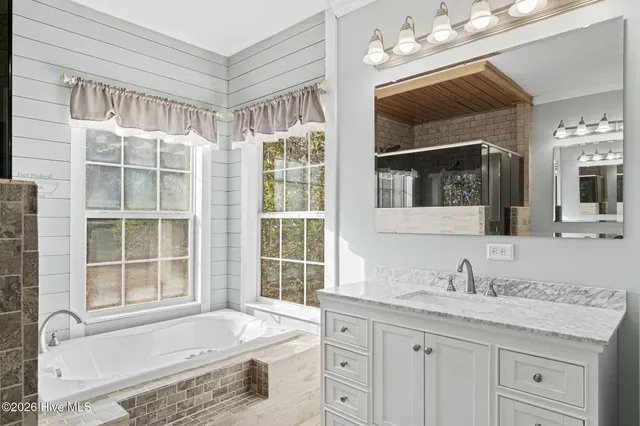 $428,000 | 401 Messer Loop Road, Burgaw, NC 28425