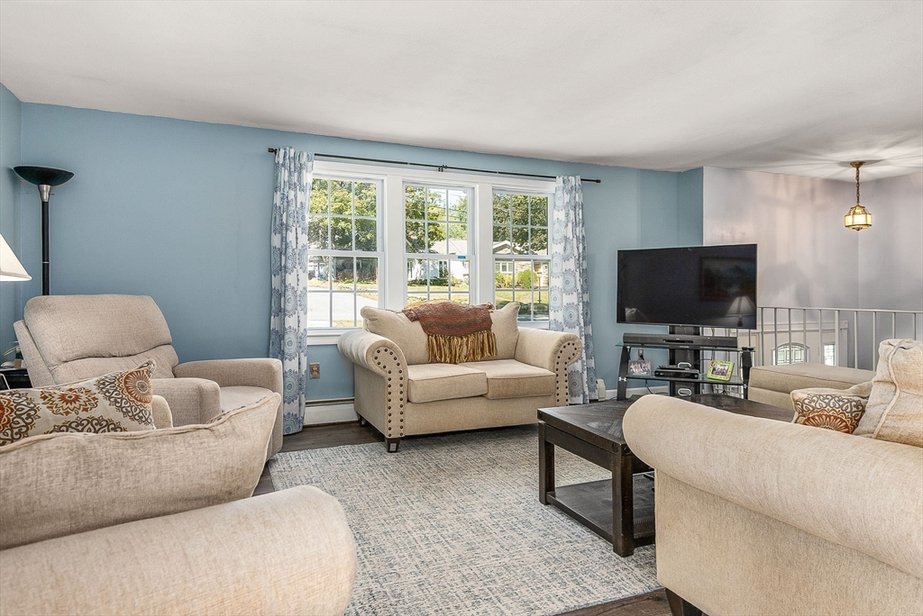 8 Old County Road Amesbury, MA 01913 - Photo 5 of 23