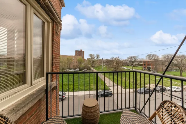 $1,350,000 | 350 East 50th Street, Chicago, IL 60615