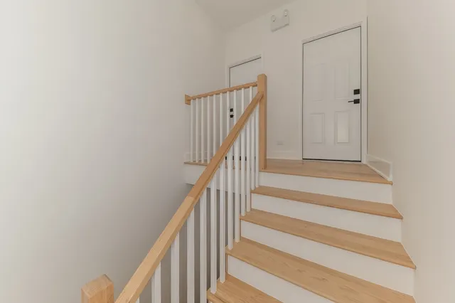 $1,350,000 | 350 East 50th Street, Chicago, IL 60615