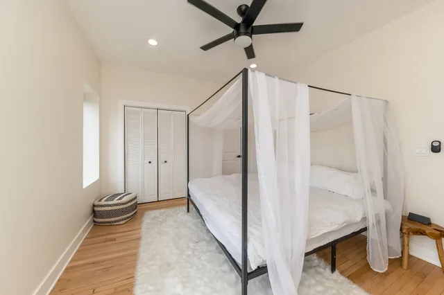 $1,350,000 | 350 East 50th Street, Chicago, IL 60615