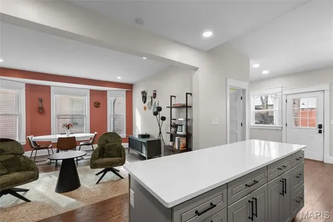 $575,000 | 3149 Cherry Avenue, Maplewood, MO 63143