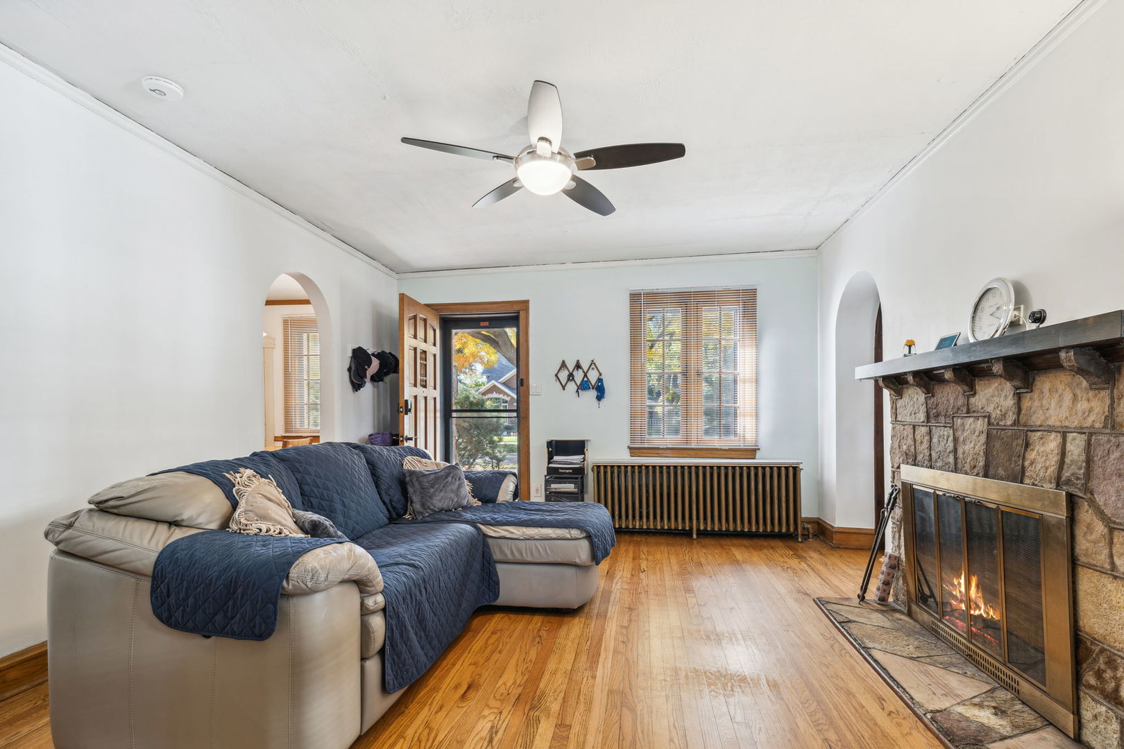 323 South Delphia Avenue Park Ridge, IL 60068 - Photo 3 of 19 Gallery Image 3