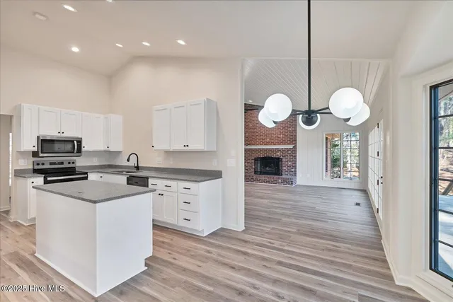 $475,000 | 111 Forest Square Lane, Seven Lakes, NC 27376