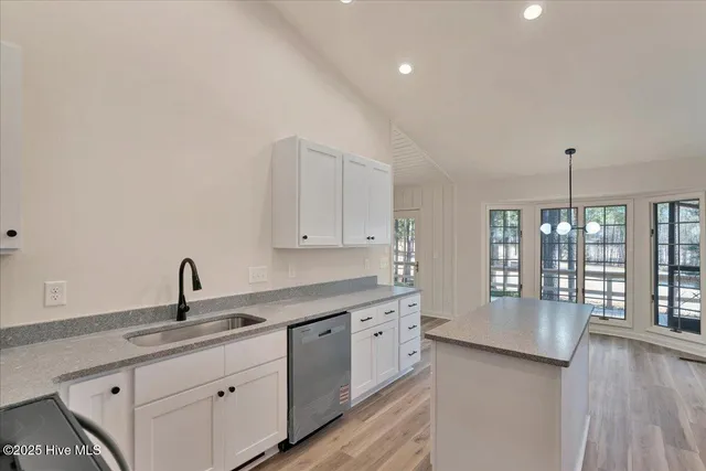 $475,000 | 111 Forest Square Lane, Seven Lakes, NC 27376