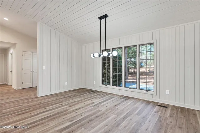 $475,000 | 111 Forest Square Lane, Seven Lakes, NC 27376