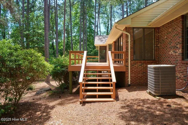 $475,000 | 111 Forest Square Lane, Seven Lakes, NC 27376