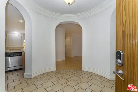 $1,149,988 | 10364 Almayo Avenue, Unit 103, Los Angeles, CA 90064