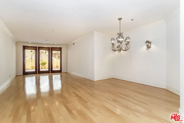 $1,149,988 | 10364 Almayo Avenue, Unit 103, Los Angeles, CA 90064