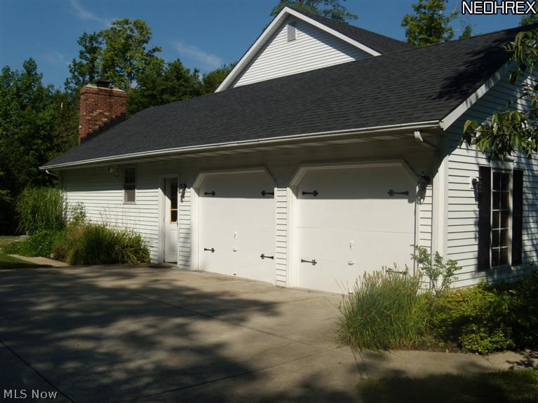9150 Cambridge Road Chardon, OH 44024 - Photo 3 of 25