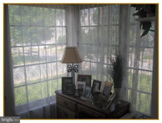 41 Broadship Road Dundalk, MD 21222 - Photo 3 of 12 Sunroom