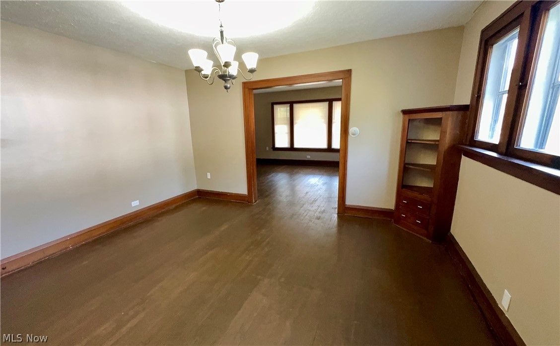949 Helmsdale Road Cleveland Heights, OH 44112 - Photo 24 of 29