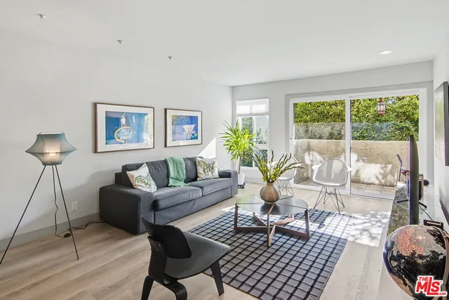 $599,000 | 8400 De Longpre Avenue, Unit 102, West Hollywood, CA 90069