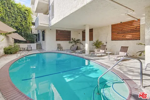 $599,000 | 8400 De Longpre Avenue, Unit 102, West Hollywood, CA 90069
