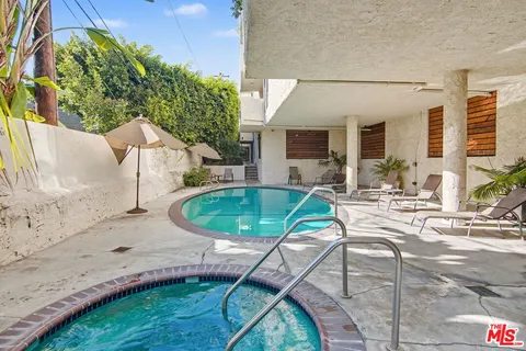 $599,000 | 8400 De Longpre Avenue, Unit 102, West Hollywood, CA 90069