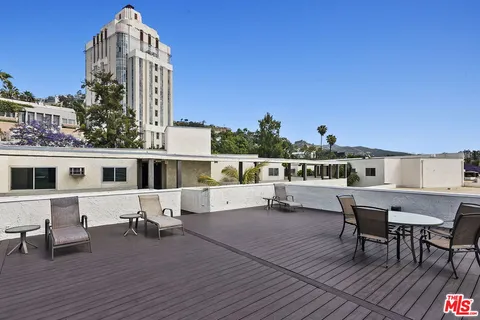 $599,000 | 8400 De Longpre Avenue, Unit 102, West Hollywood, CA 90069
