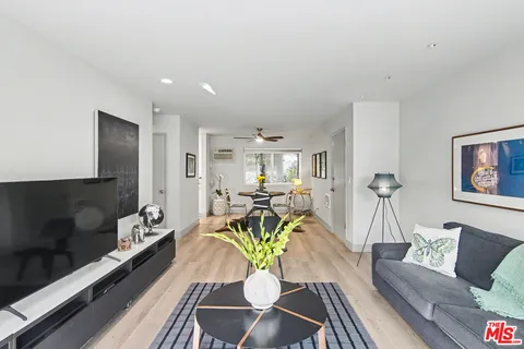$599,000 | 8400 De Longpre Avenue, Unit 102, West Hollywood, CA 90069