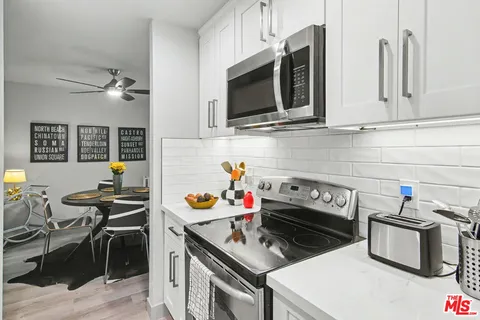 $599,000 | 8400 De Longpre Avenue, Unit 102, West Hollywood, CA 90069