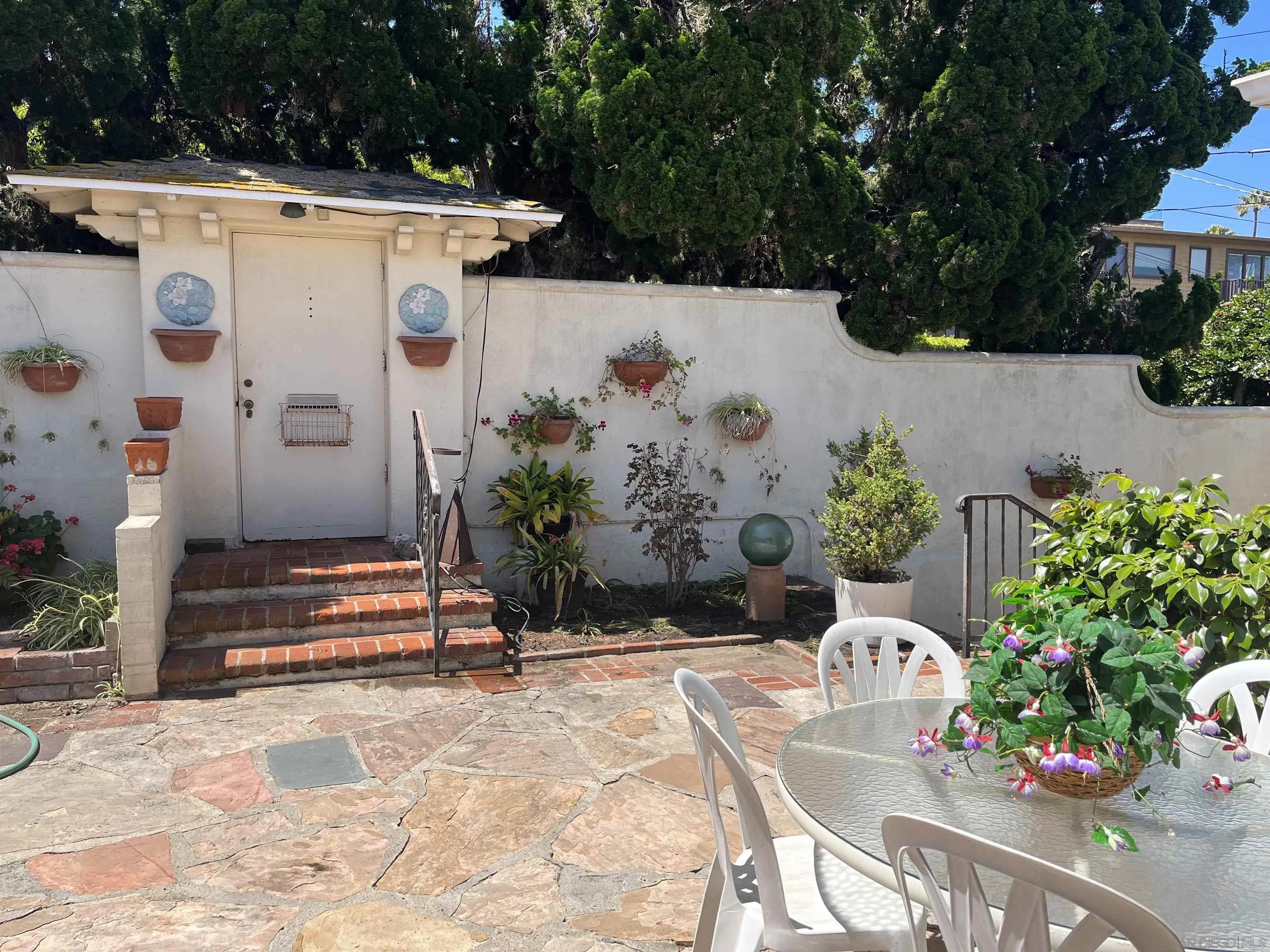 7976 Roseland Drive La Jolla, CA 92037 - Photo 5 of 7 a view of a outdoor space