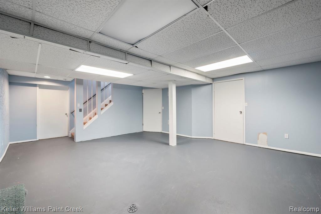 1811 Henbert Road West Bloomfield, MI 48324 - Photo 35 of 54 Gallery Image 35