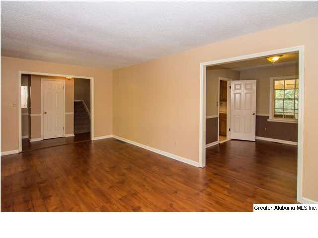 3916 Rock Ridge Road Birmingham, AL 35210 - Photo 4 of 32