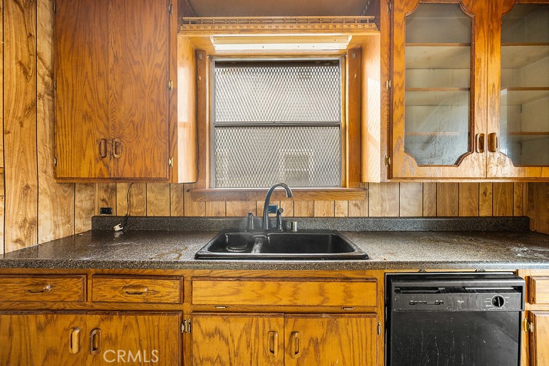 1504 South California Avenue Compton, CA 90221 - Photo 13 of 41