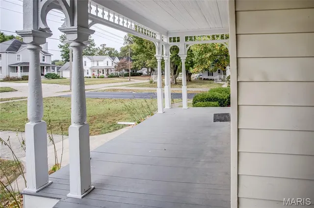 $175,000 | 205 West Barr Avenue, Jerseyville, IL 62052