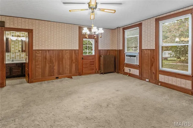 $175,000 | 205 West Barr Avenue, Jerseyville, IL 62052