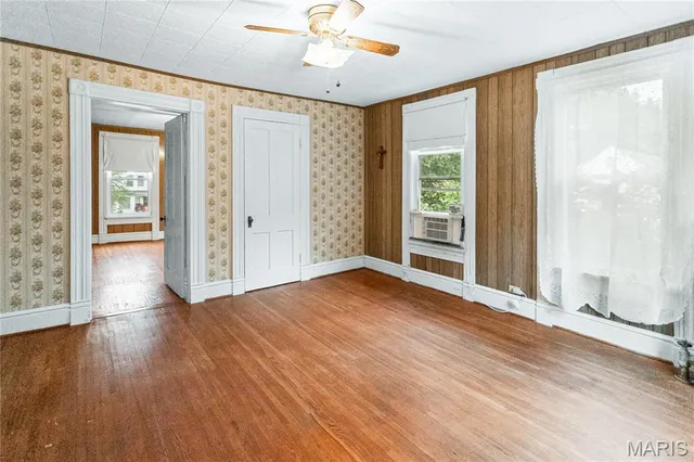 $175,000 | 205 West Barr Avenue, Jerseyville, IL 62052