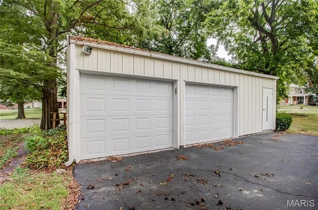 $175,000 | 205 West Barr Avenue, Jerseyville, IL 62052