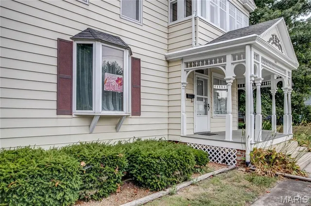 $175,000 | 205 West Barr Avenue, Jerseyville, IL 62052