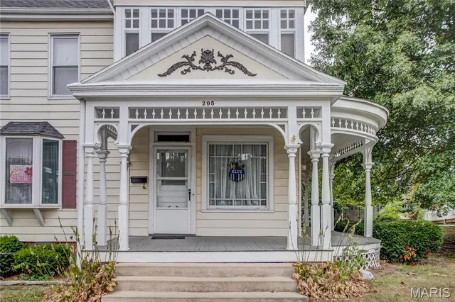 $175,000 | 205 West Barr Avenue, Jerseyville, IL 62052