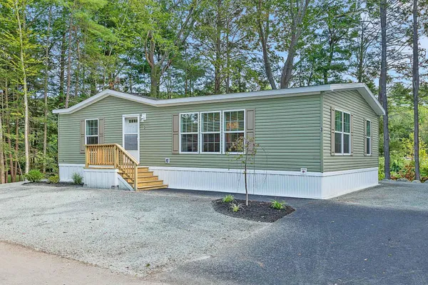 $349,900 | 3 Alison Circle, Hampton, NH 03842