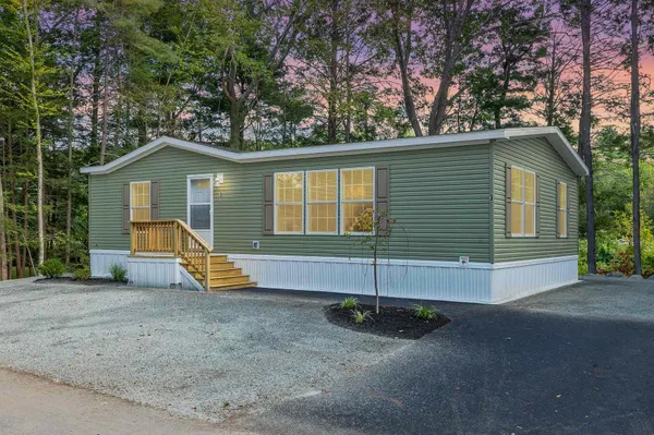 $349,900 | 3 Alison Circle, Hampton, NH 03842