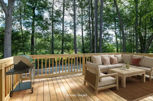 $349,900 | 3 Alison Circle, Hampton, NH 03842