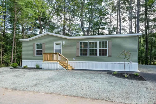 $349,900 | 3 Alison Circle, Hampton, NH 03842
