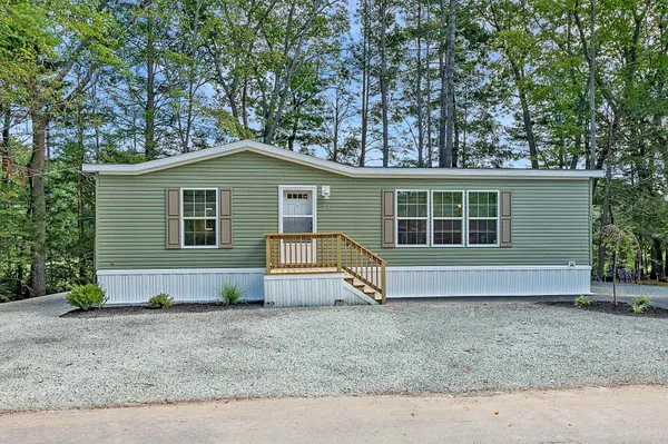 $349,900 | 3 Alison Circle, Hampton, NH 03842