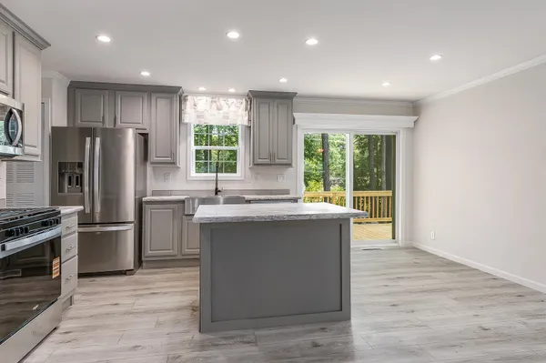 $349,900 | 3 Alison Circle, Hampton, NH 03842