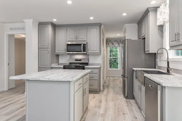 $349,900 | 3 Alison Circle, Hampton, NH 03842