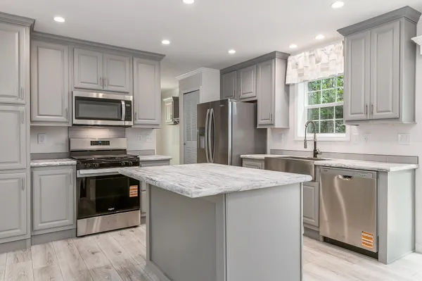 $349,900 | 3 Alison Circle, Hampton, NH 03842