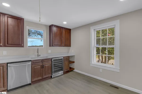 $244,900 | 9 Hampton Street, Ware Shoals, SC 29692