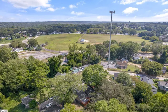 $244,900 | 9 Hampton Street, Ware Shoals, SC 29692