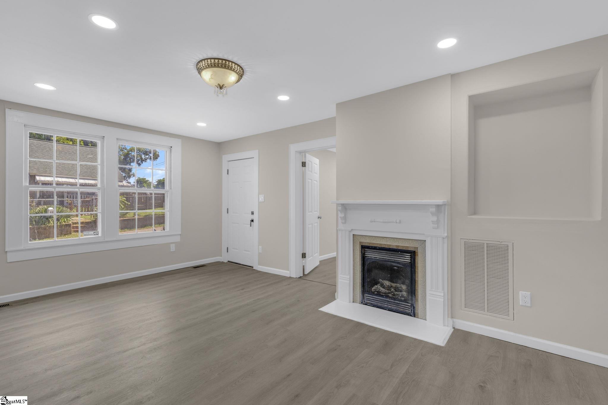 9 Hampton Street Ware Shoals, SC 29692 - Photo 8 of 38