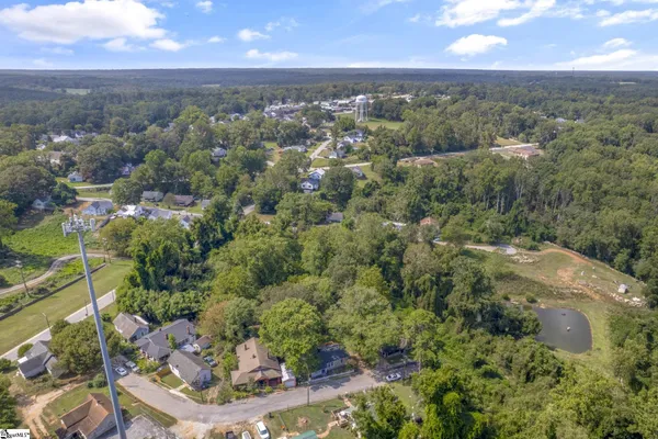 $244,900 | 9 Hampton Street, Ware Shoals, SC 29692