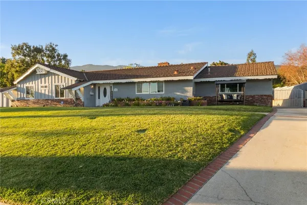 $1,499,990 | 735 East Sierra Madre, Glendora, CA 91741