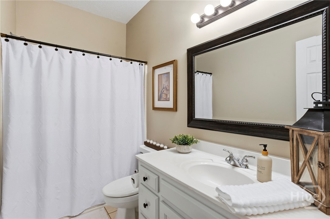 129 Cambridge Drive Rincon, GA 31326 - Photo 25 of 37 Guest full bathroom downstairs