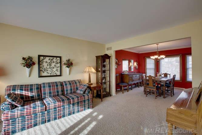 560 Pinehurst Drive Rochester Hills, MI 48309 - Photo 6 of 31