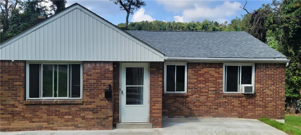 629 Grove Road Verona, PA 15147 - Photo 1 of 24 Gallery Image 1