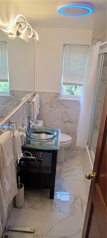 629 Grove Road Verona, PA 15147 - Photo 12 of 24 Gallery Image 12